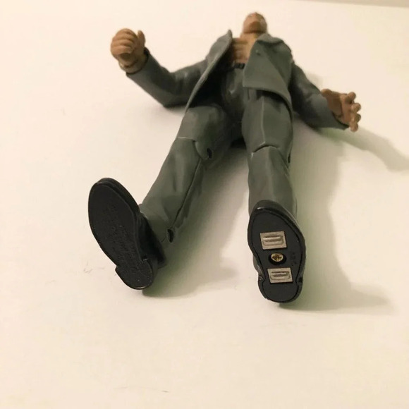 2000 The Rock Jakks Pacific Titan Tron Live WWE Wrestling Figure and Chair - Picture 10 of 15